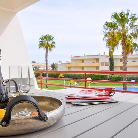 Lovelystay - 2Br Modern, Pool Access, Close To Marina & Beach Quarteira Buitenkant foto