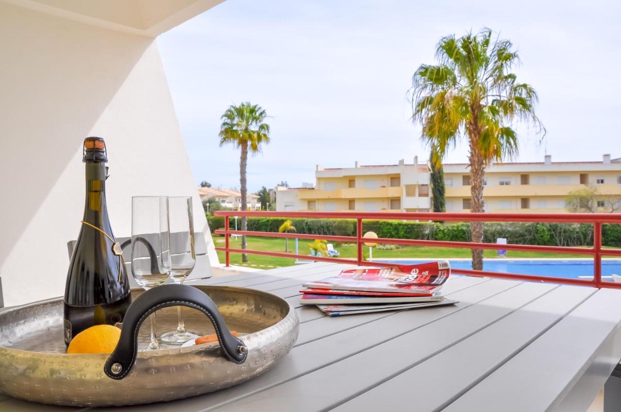 Lovelystay - 2Br Modern, Pool Access, Close To Marina & Beach Quarteira Buitenkant foto