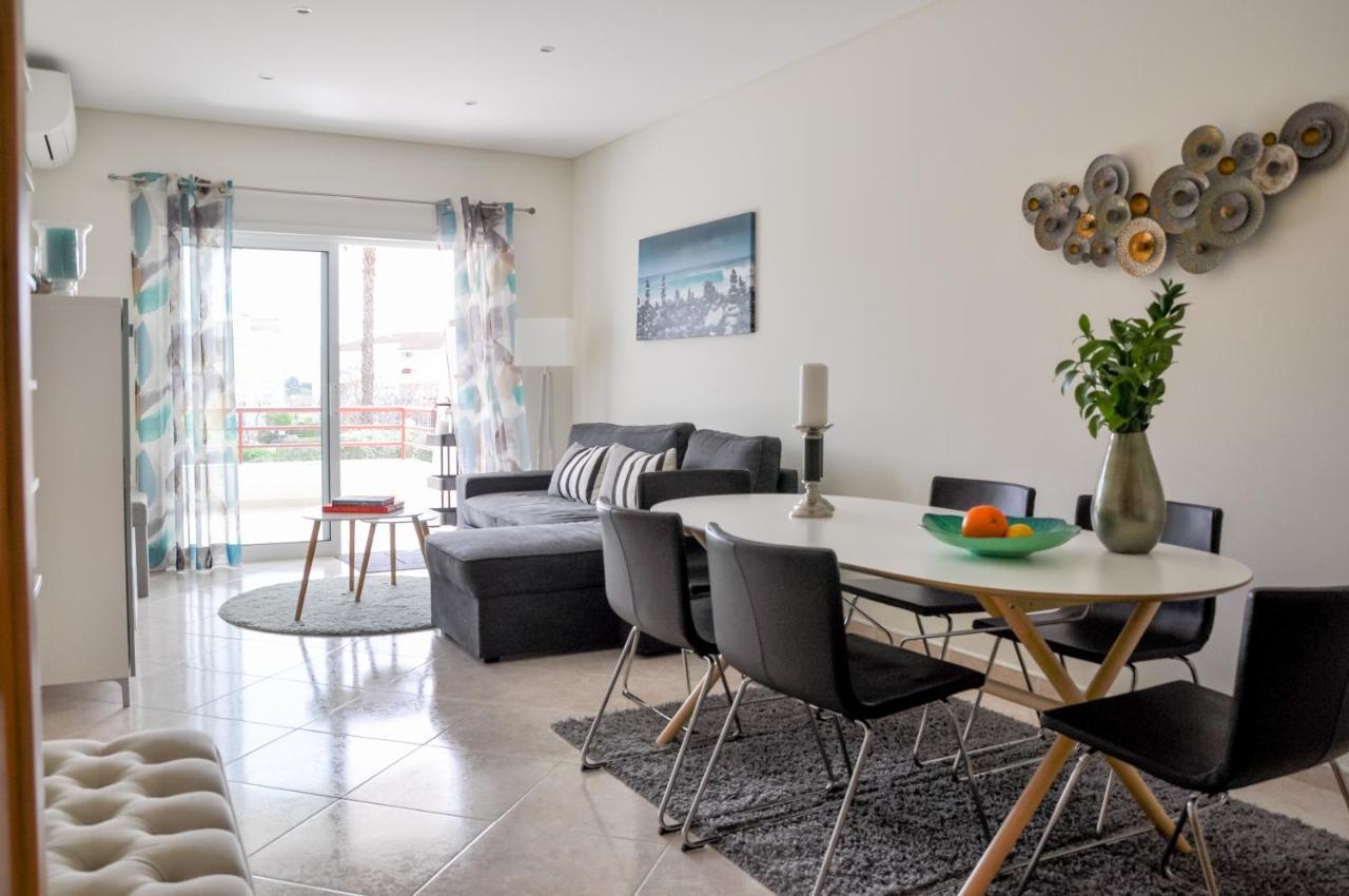 Lovelystay - 2Br Modern, Pool Access, Close To Marina & Beach Quarteira Buitenkant foto
